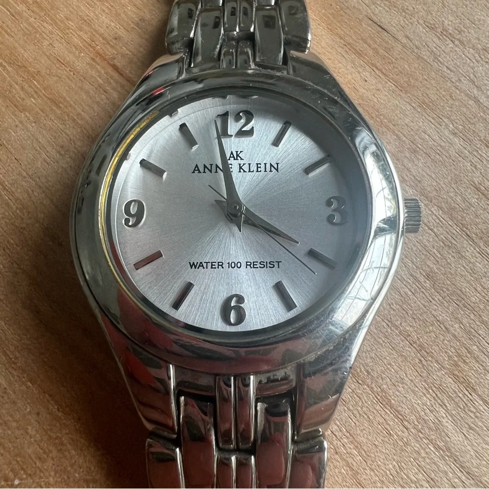 Anne Klein ladies silver tone dress watch NEW BATTERY